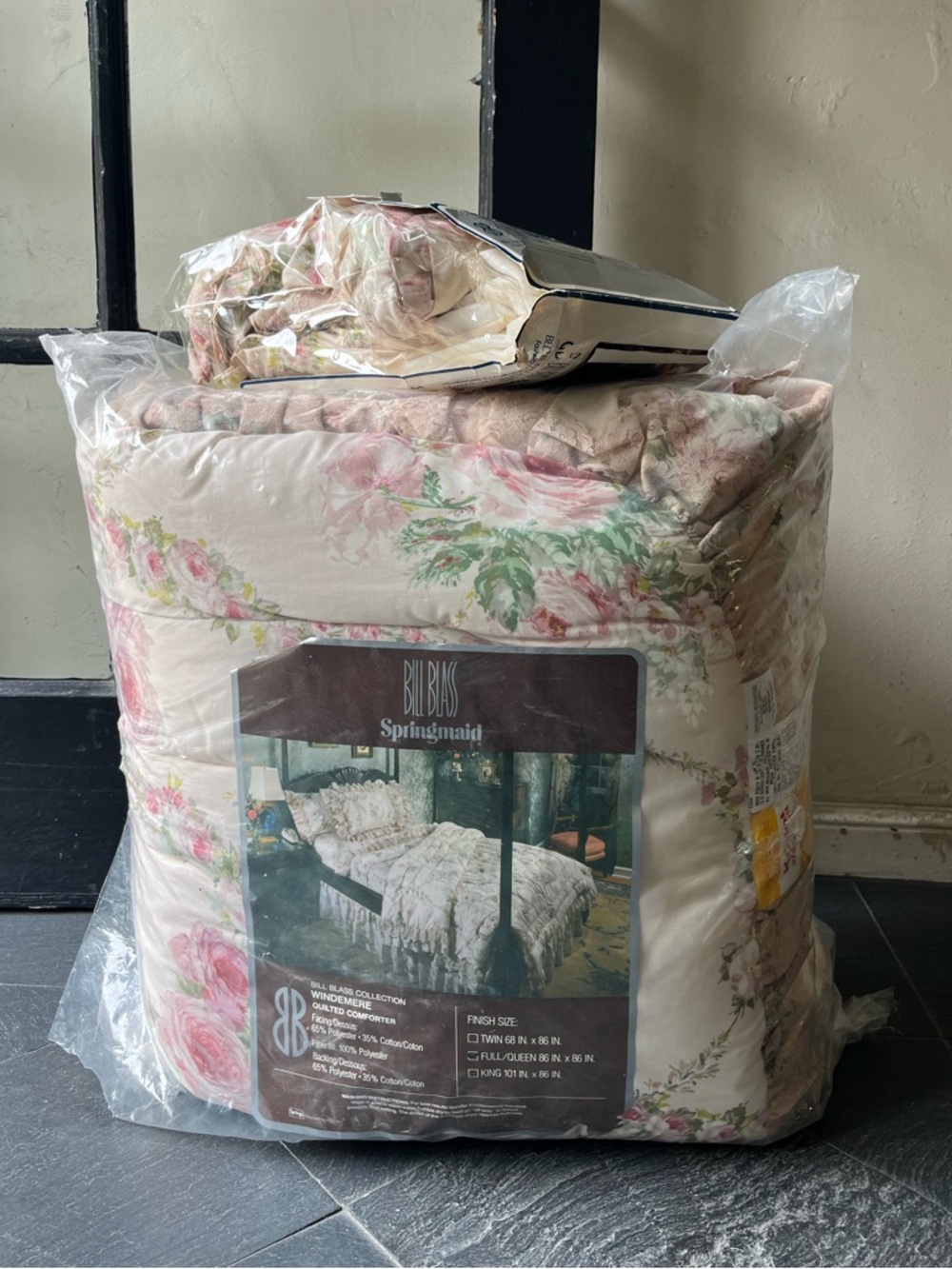 Deadstock 80’s Vintage Bill Blass Springmaid Windemere Floral Rose Comfortor Set